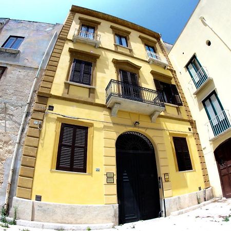 Al 22 Appartamenti Trapani Exterior photo