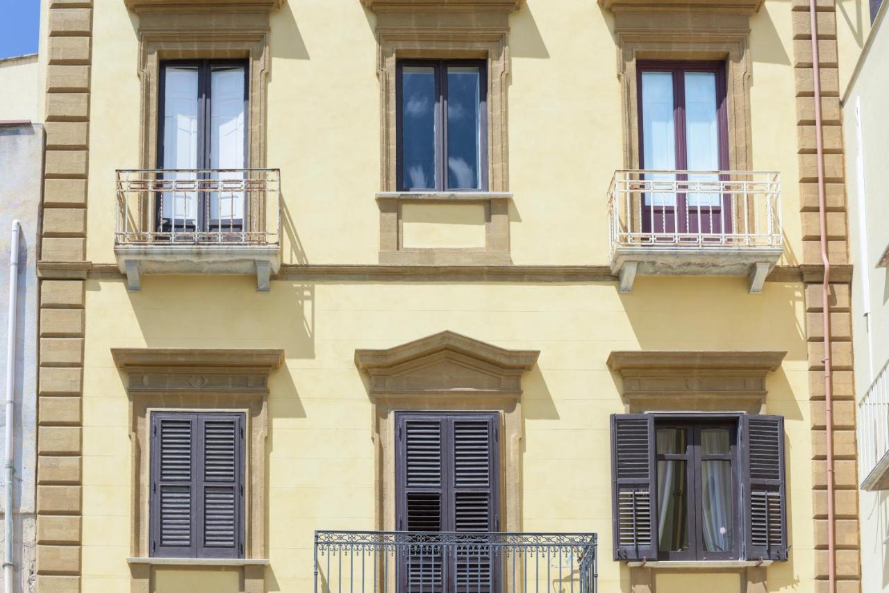 Al 22 Appartamenti Trapani Exterior photo